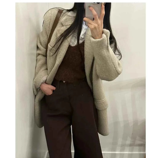 Faux Fur V-Neck Vest – Cozy Luxury for Every Outfit