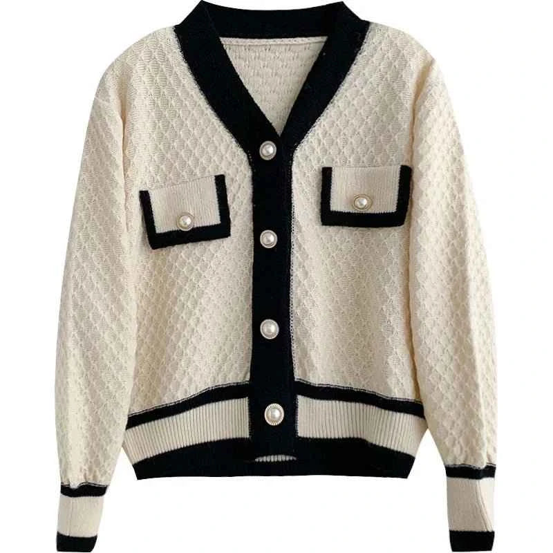 Loose-Fit Knit Sweater Cardigan – A Winter Staple