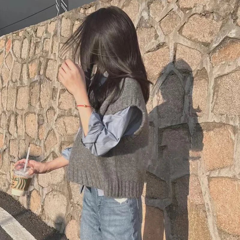 Cozy Chic: Sleeveless Knitted Vest for Every Occasion - LUCKY COLLECTION