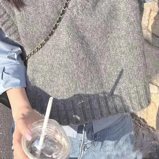 Cozy Chic: Sleeveless Knitted Vest for Every Occasion