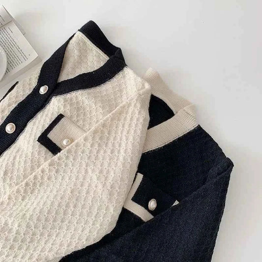 Loose-Fit Knit Sweater Cardigan – A Winter Staple