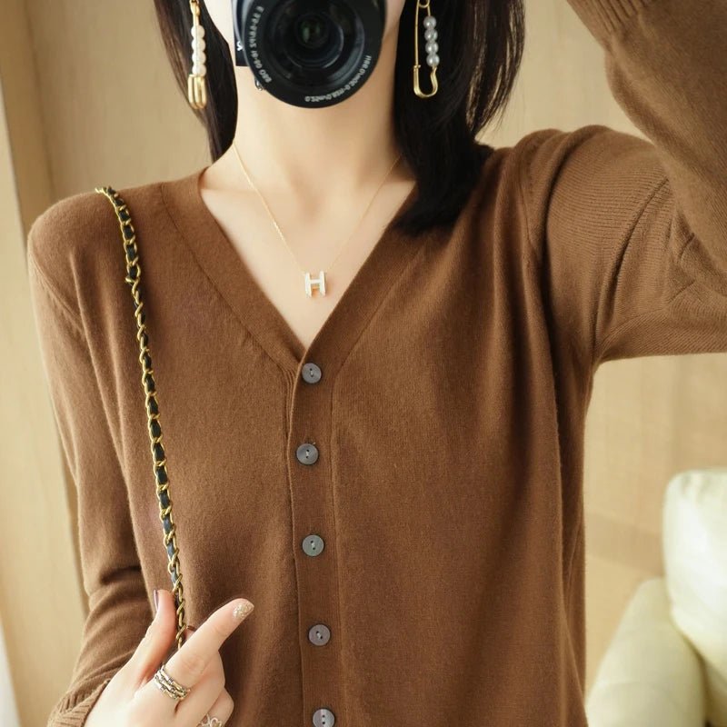 Luxurious Cashmere Knit Cardigan – Effortless Sophistication - LUCKY COLLECTION