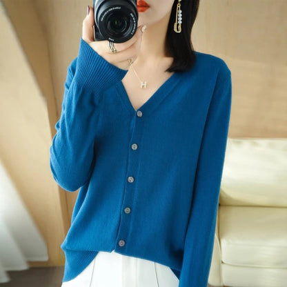 Luxurious Cashmere Knit Cardigan – Effortless Sophistication - LUCKY COLLECTION