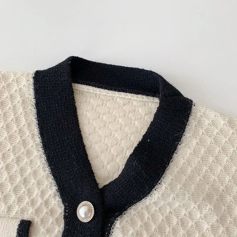 Loose - Fit Knit Sweater Cardigan – A Winter Staple - LUCKY COLLECTION