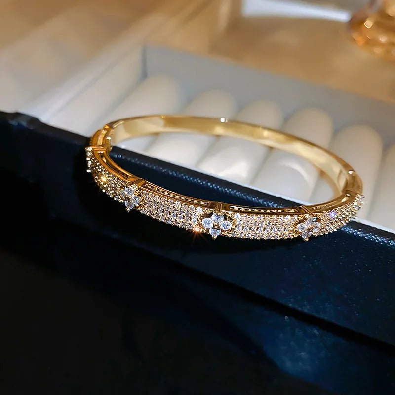 Elegant Zircon Four - Leaf Flower Bracelet – Vintage French Charm - LUCKY COLLECTION