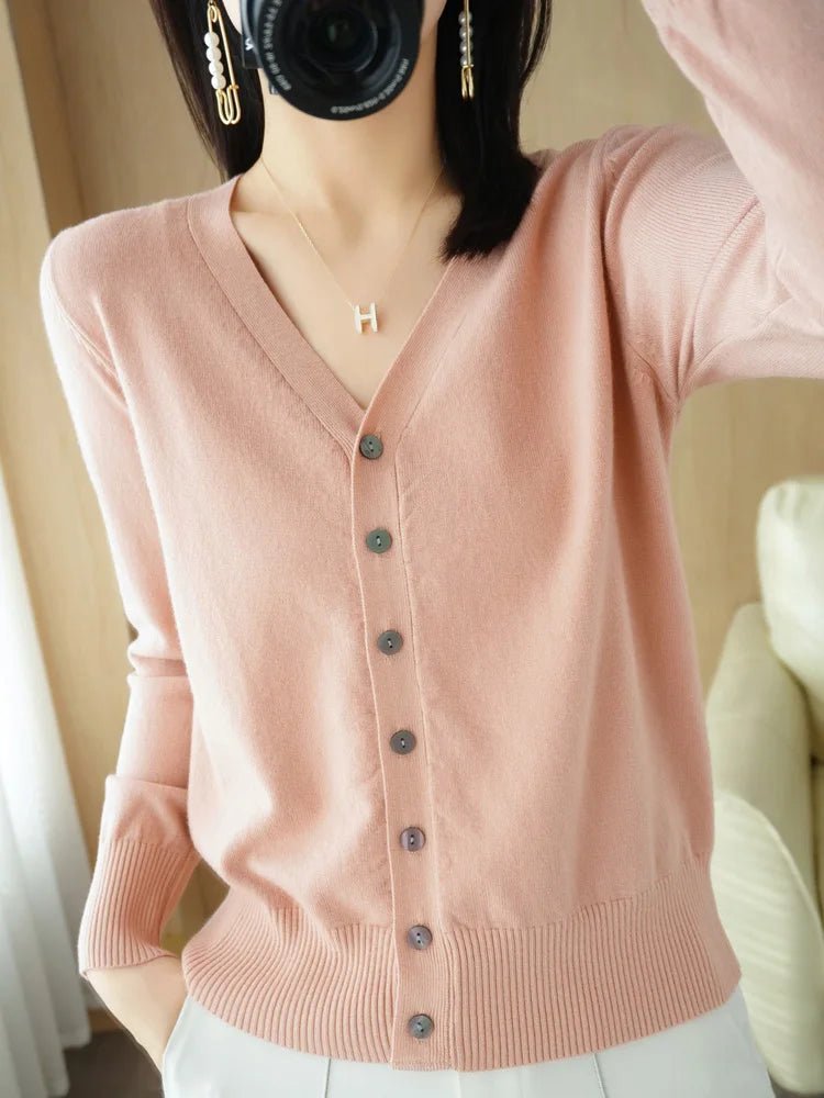 Luxurious Cashmere Knit Cardigan – Effortless Sophistication - LUCKY COLLECTION