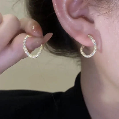 Vintage CC Design Stud Earrings – Elegant Korean Fashion Jewelry LUCKY COLLECTION e1766 