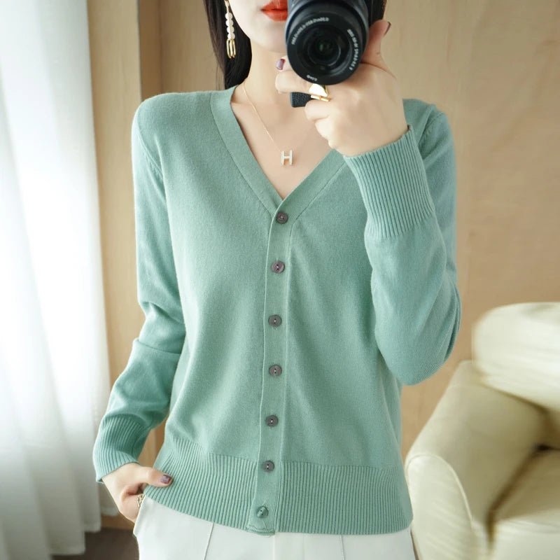 Luxurious Cashmere Knit Cardigan – Effortless Sophistication - LUCKY COLLECTION