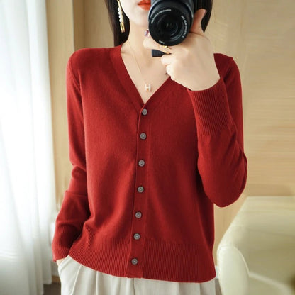 Luxurious Cashmere Knit Cardigan – Effortless Sophistication - LUCKY COLLECTION