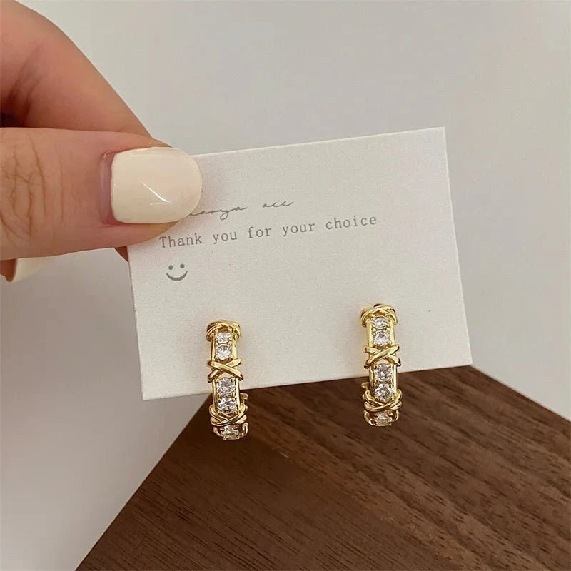 Vintage CC Design Stud Earrings – Elegant Korean Fashion Jewelry LUCKY COLLECTION 