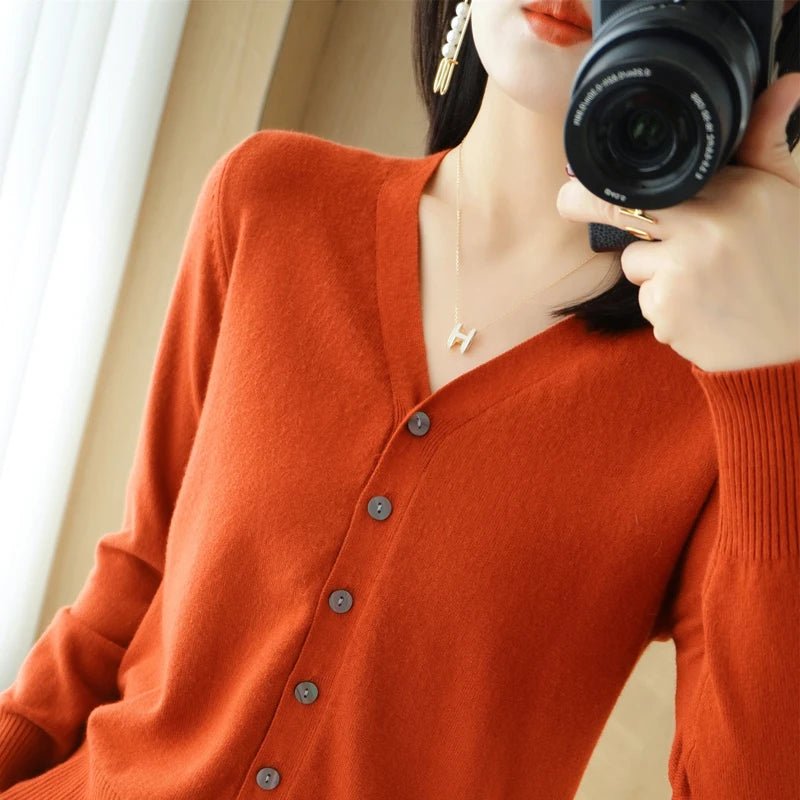 Luxurious Cashmere Knit Cardigan – Effortless Sophistication - LUCKY COLLECTION