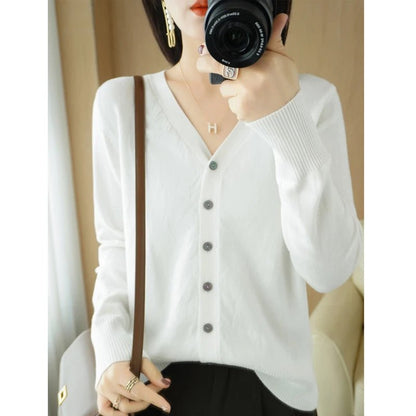 Luxurious Cashmere Knit Cardigan – Effortless Sophistication - LUCKY COLLECTION
