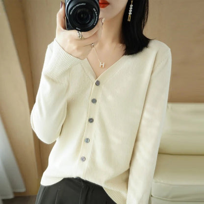 Luxurious Cashmere Knit Cardigan – Effortless Sophistication - LUCKY COLLECTION